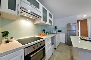 2Bed2Bath Apartment Close to Airport/City - Image 2