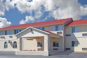 Super 8 by Wyndham Vernal UT - Image 3