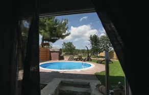 Awesome Home in Visnjan With Wifi and 2 Bedrooms - Image 3