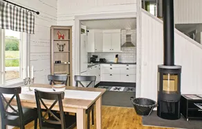 Beautiful Home in Vetlanda With 3 Bedrooms and Wifi - Image 5