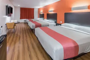 Motel 6 Hutchins TX - Image 3