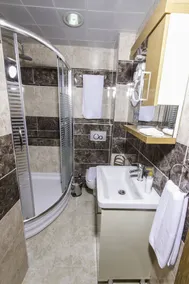 De Maison Airport Hotel - Image 3