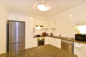 Sorrento Apartment 202 - Image 5
