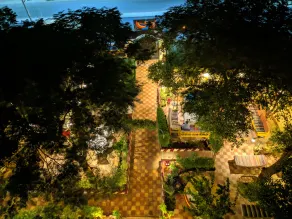 Elphardous Hotel - Image 2