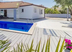 Villa mit Garten, Grill und privatem Pool - Image 4