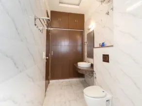 Oyo Rooms Sohna Road Premium - Image 3