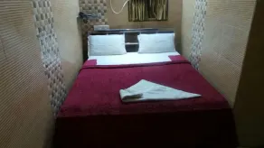 Hotel Shadab Palace - Image 2