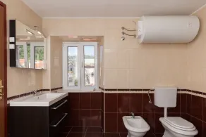 Little Village House - Image 5