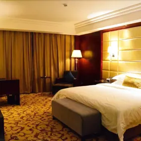 Huaxin Peninsula Hotel - Image 2