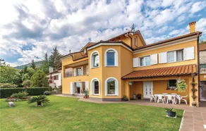 Stunning Home in Icici With Wifi and 2 Bedrooms - Image 5
