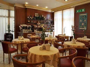 Leonardo Hotel - Image 5