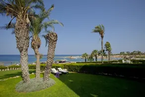 Trident Beach Front Suite - Image 5