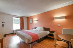 Motel 6 High Point - Image 2