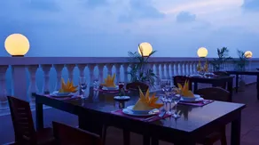 Ocean Front Hotel - Image 2