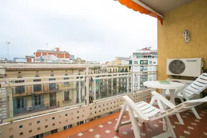 Appartement entièrement équipé avec terrasse | Proche Sagrada Família | Adapté au travail à distance | Avec animaux bienvenus - Image 2