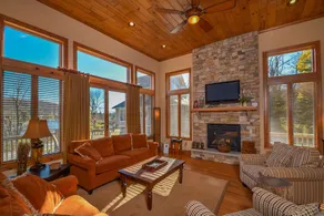 At the Heart of it All 4 Bedroom House - Image 2