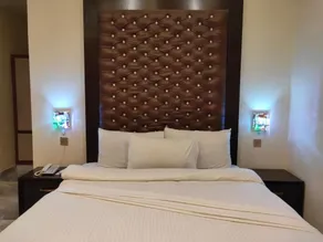HOTEL S.R. Lounge - Image 3