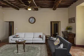 Tuscan Farmhouse near Siena - Image 2