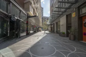 Modern Apartment in Darling Harbour - Image 3