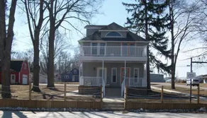 Devils Lake Inn - Image 4