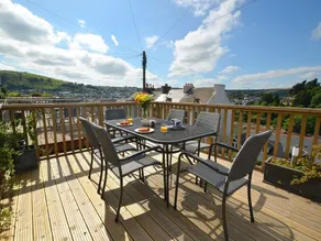 Peaceful Holiday Home in Kingswear Devon With Terrace - Image 4