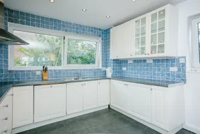London Riverside 4 Bedroom House - Image 3