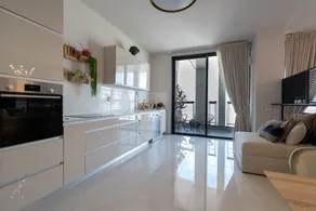 Royal J-Tower Luxury Residence - Image 4