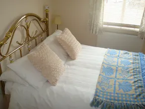 Riverside Apartment - Image 5
