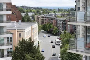 Ray of Sunshine Contemporary Condo Heart of Downtown - Image 3