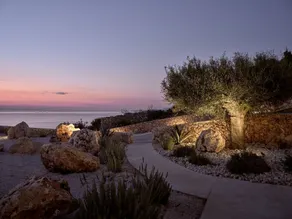 Rebek Luxury Villas & Suites - Image 2