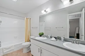 Stylish 2BR Near UT Highland Evonify - Image 3
