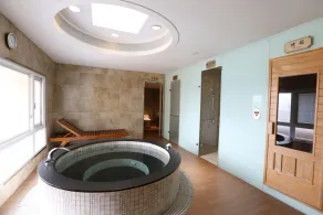 Chateau de Chine Hotel Xinzhuang - Image 4