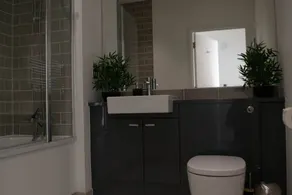 Stunning Riverside Apartment - Image 4
