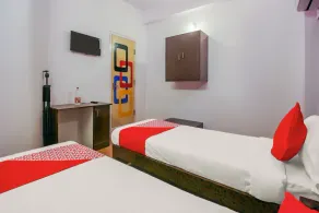 Hz Lodge by OYO Rooms - Image 2
