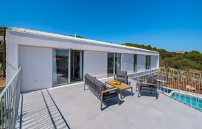Beautiful Home in Zman With 3 Bedrooms, Wifi and Heated Swimming Pool - Image 2