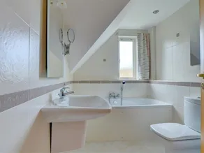 Spacious Holiday Home in Croyde Near Sea - Image 2