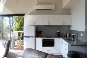 Armalong Winery Chalets - Image 4