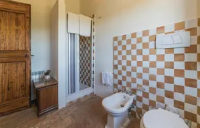 Awesome Home in Città di Castello PG With 6 Bedrooms, Wifi and Outdoor Swimming Pool - Image 4