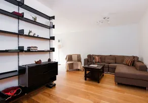 Classic home and garden in Bloomsbury - Image 2