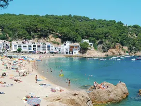 Beautiful Holiday Home in Llafranc With Swimming Pool and Children's Pool - Image 4