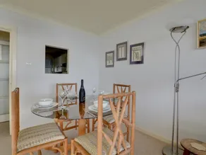 Beautiful Apartment With sea View and Balcony, Near Shops and Pubs - Image 5