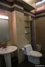 Splash Suites Hotel Laguna - Image 2
