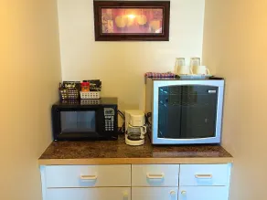 Acker Vacation Homes & Suites - Image 4