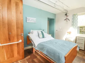 Sunday Cottage - Image 4