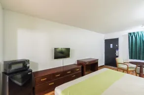 Motel 6 Mattoon - Image 3