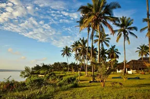 MAWENI BEACH COTTAGES - Image 3