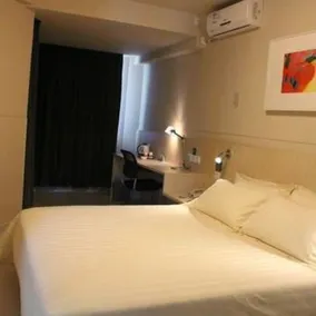 Hanting Longyan Wanda Plaza Hotel - Image 2