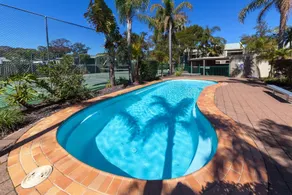 Carindale, 16 19-23 Dowling Street - Ground floor unit with foxtel, complex pool and tennis Court - Image 5