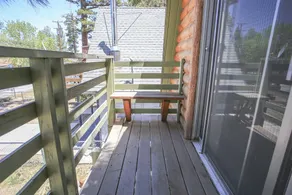 Bear Trap Cabin - Cozy 2 bedroom, Hot Tub, Fireplace, BBQ, Fenced Deck - Image 5