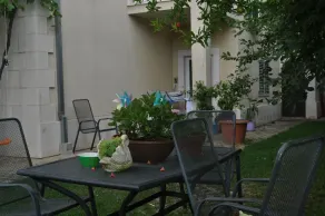 Apartments Ivi - big parking and courtyard - Image 2